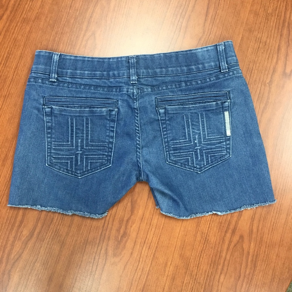 Bishop cut off Jean Shorts